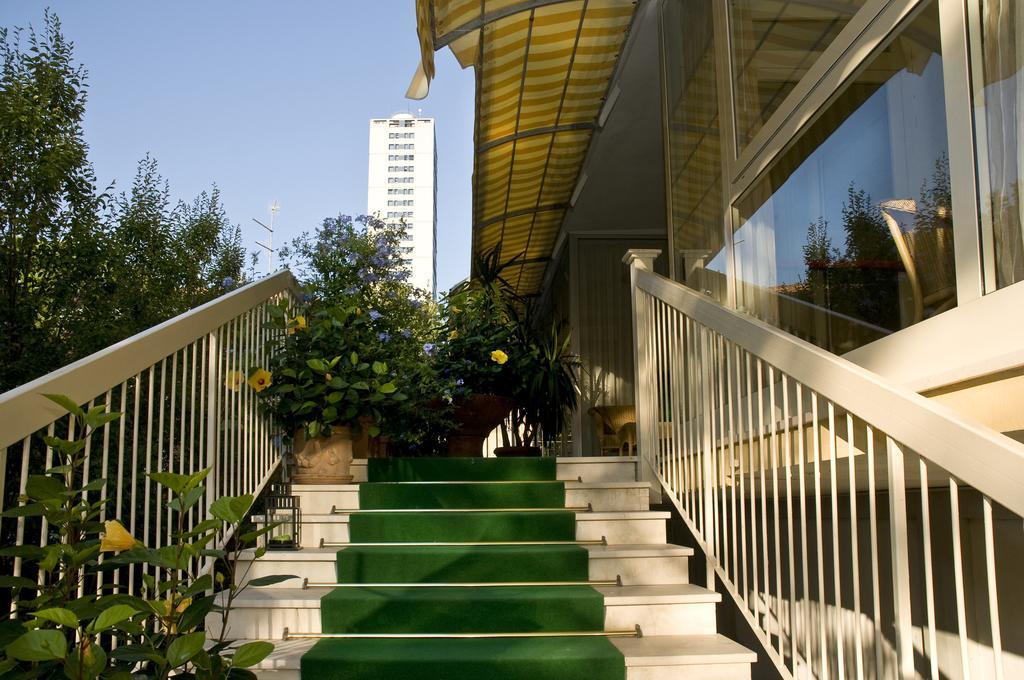 Hotel Donatello Cesenatico Εξωτερικό φωτογραφία