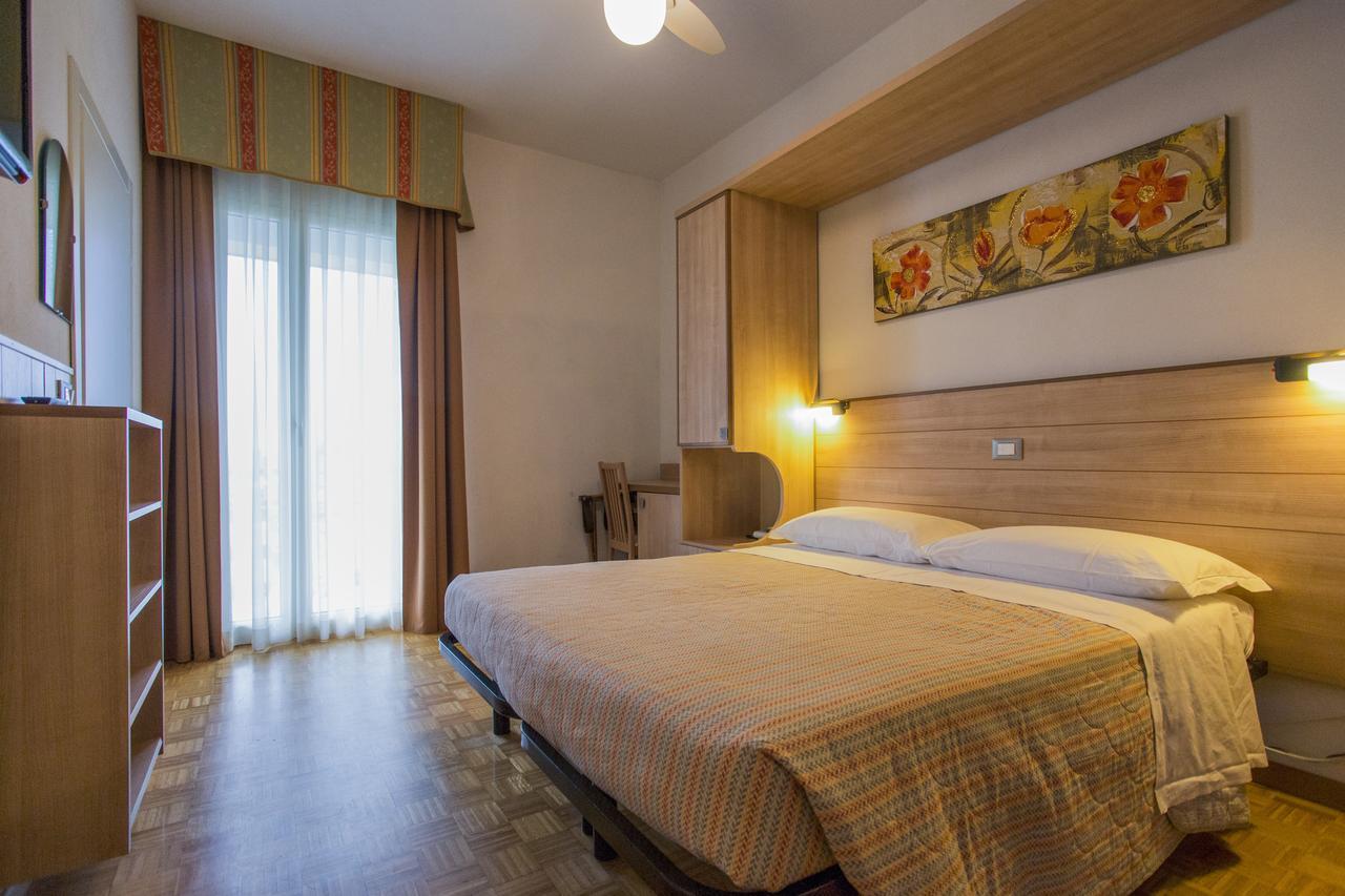 Hotel Donatello Cesenatico Εξωτερικό φωτογραφία