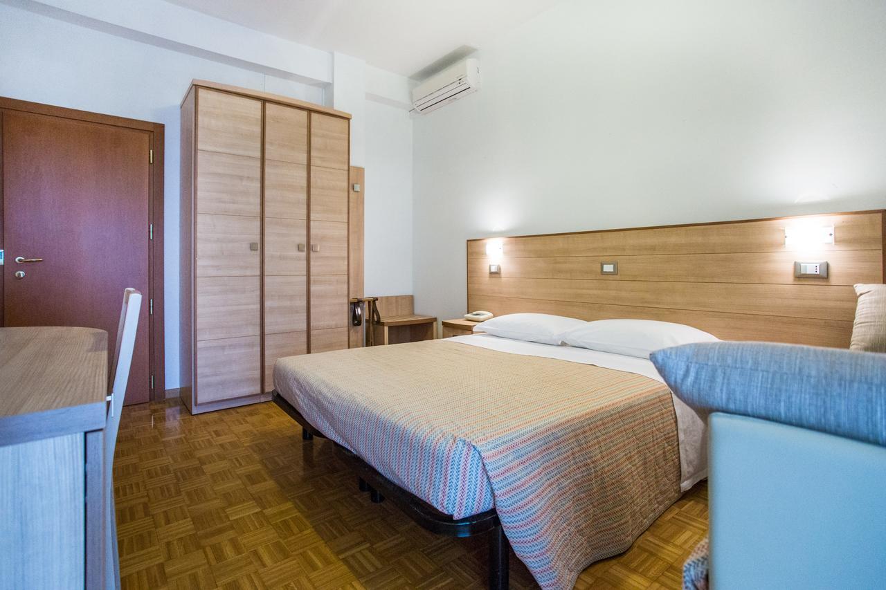 Hotel Donatello Cesenatico Εξωτερικό φωτογραφία